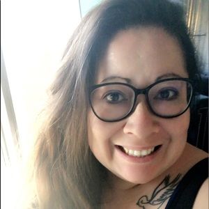 Meet your Posher, Crystal